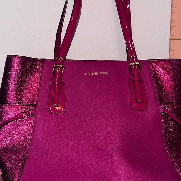 Michael Kors hot Pink Glitter tote - Picture 6 of 7